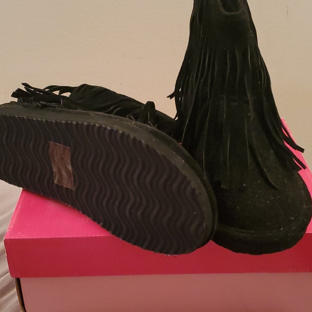 Boots - Picture 5 of 5